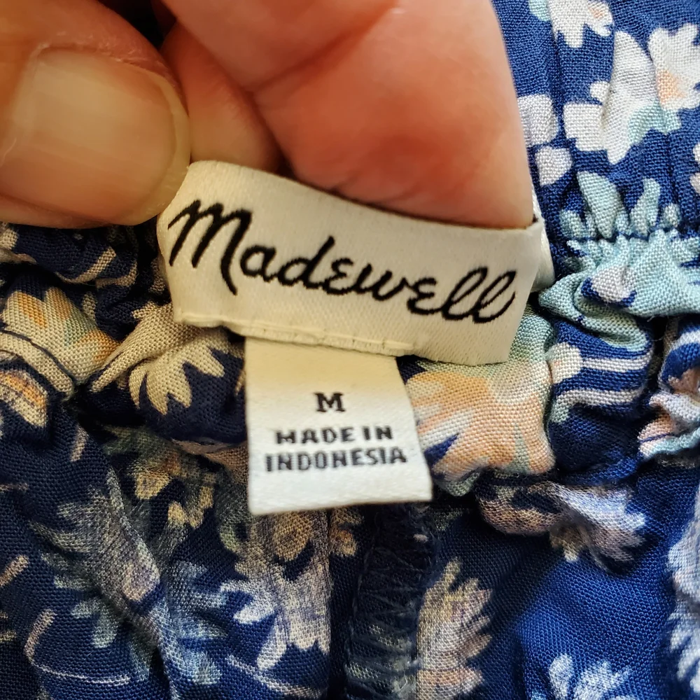 Madewell Blue and White Floral Wide-Leg Pants.  Size Medium - Picture 7 of 9